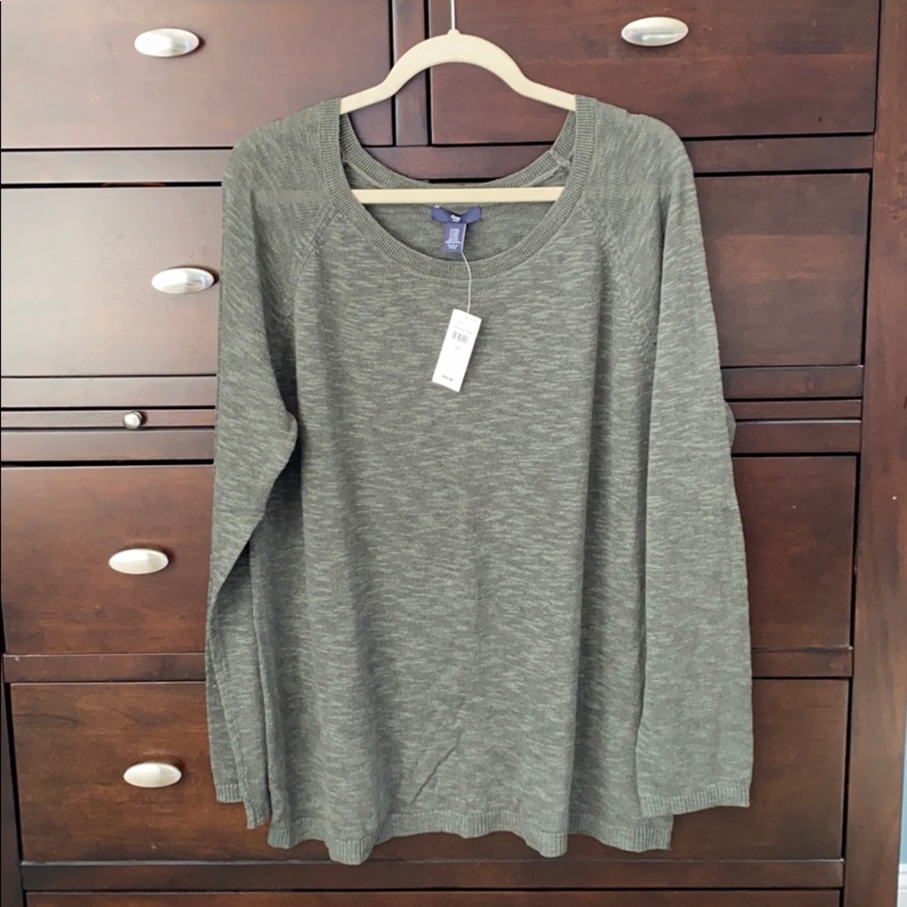 NWT green gap sweater